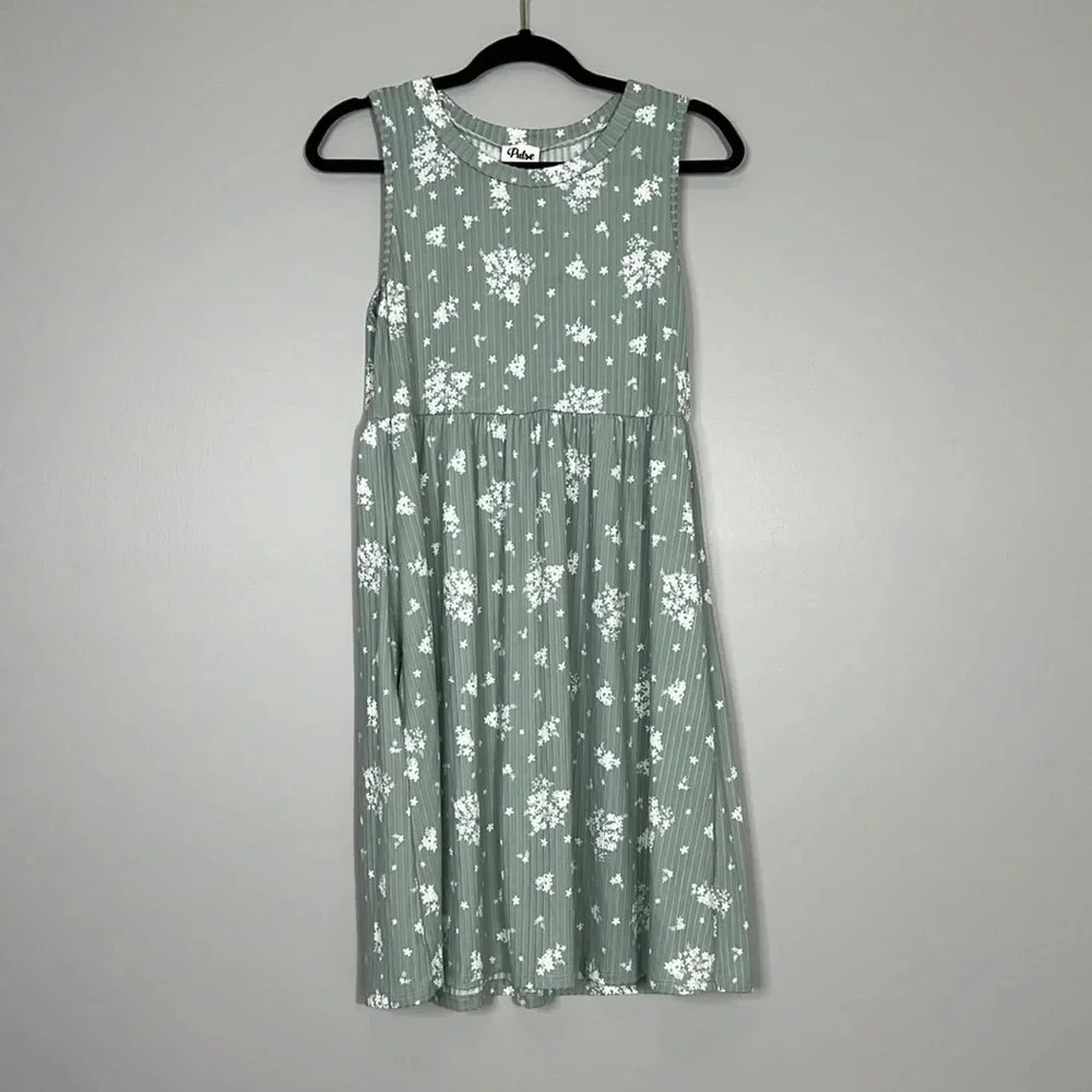 Pulse Sage & White Floral Midi Dress with Pockets - Size Medium - EUC - Soft